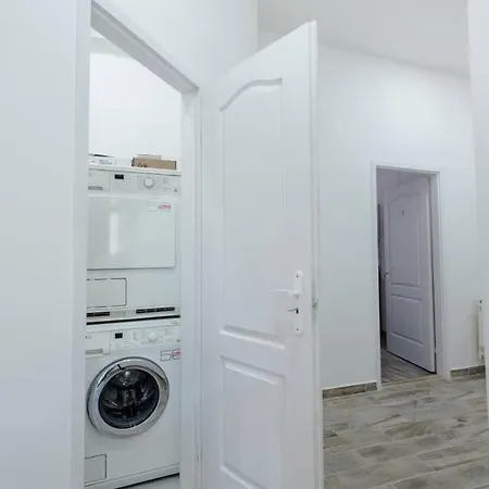 Brand New Studio With Aircon In The Center Budapest Exterior photo